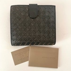 Bottega Veneta Intrecciato Goatskin Zip Bifold Wallet Gray Leather